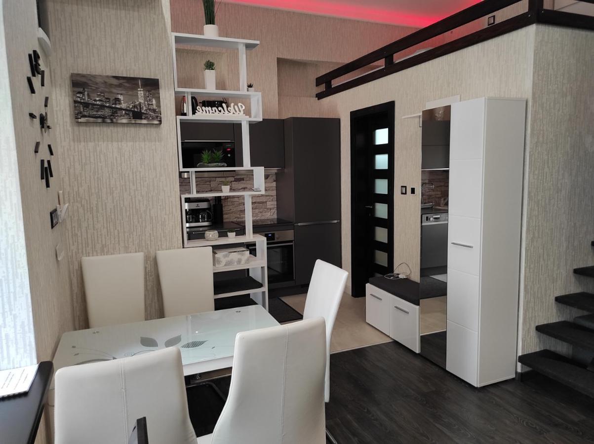 Corvinus Apartman Будапеща Екстериор снимка